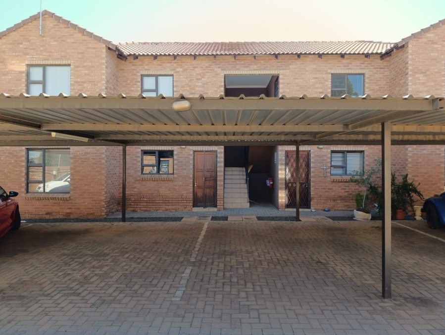 2 Bedroom Property for Sale in Vredenhof Sh Free State
